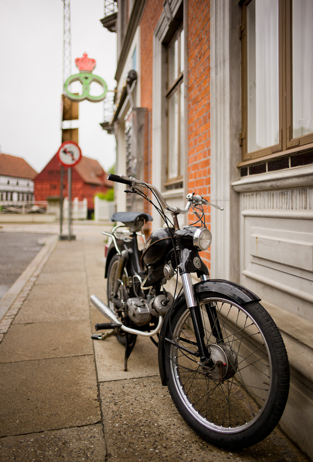 Puch motor bike from the 1970's. Leica M 240 with Leica 28mm Summilux-M ASPH f/1.4. © 2015 Thorsten Overgaard. Lightroom 3 with 2010 Process, colors with Sekonic C-700 Color Meter. 
