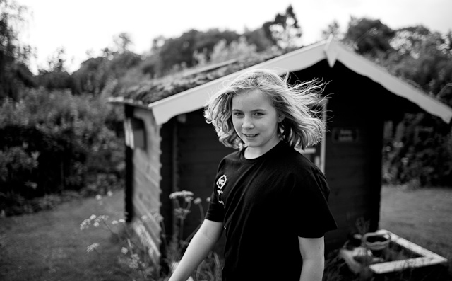 My daughter Robin Isabella out and about. Leica M 240 with Leica 28mm Summilux-M ASPH f/1.4. © 2015 Thorsten Overgaard. Lightroom 6 with 2010 Process. 