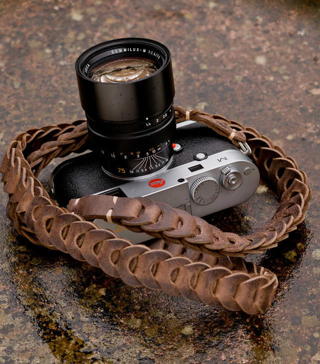 Special Edition Rock'n'Roll camera strap from rocknrollstraps.com. Waxed leather. Cigar Brown. 