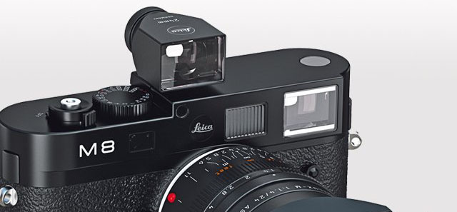 A 24mm external viewfinder on top of a Leica M8