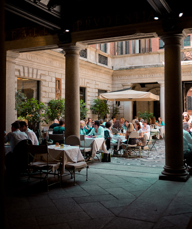 Restaurant Salumaio di Montenapoleone. Leica M10 with Leica 50mm Noctilux-M ASPH f/0.95. © Thorsten Overgaard