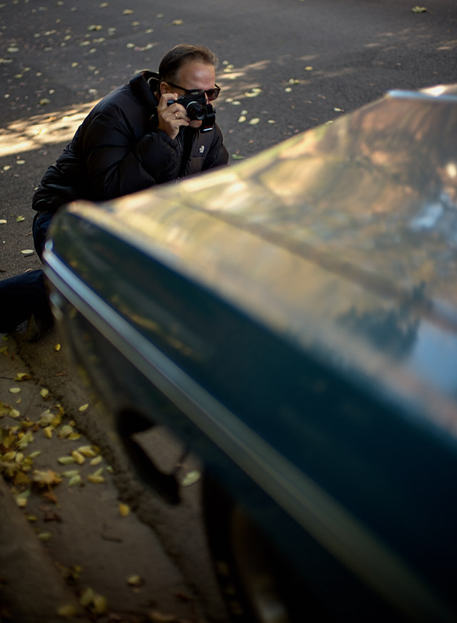 Petros Paranikas making an old beauty in Chicago look awesome. Leica M10-P with Leica 50mm Noctilux-M ASPH f/0.95. © 2018 Thorsten Overgaard. 