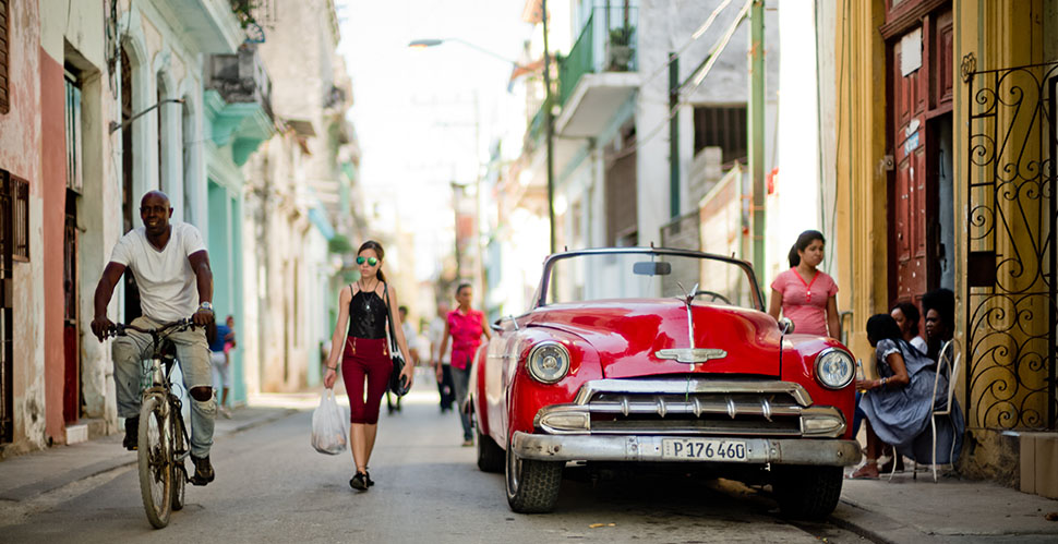 Old Havana, Cuba. Leica M10 with Leica 50mm Noctilux-M ASPH f/0.95 FLE. © Thorsten Overgaard.