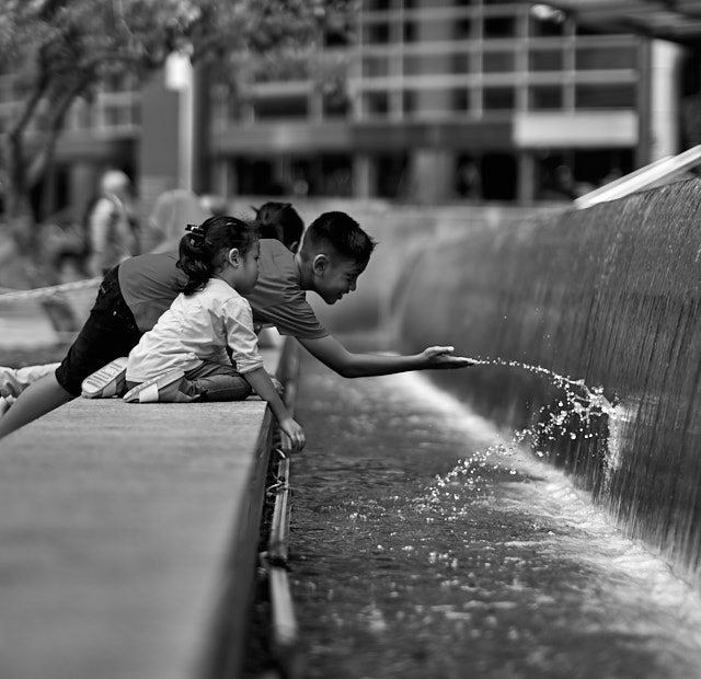 Playing with water. Leica M10-P with leica 50mm Noctilux-M ASPH f/0.95. © 2018 Thorsten Overgaard.   