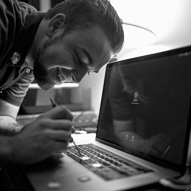 My son Oliver who can do welding underwater and many other things, otrying to fix the damn MacBook Pro keyboard. (Shame on you Tim Cock)