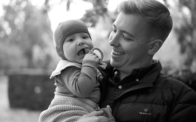 Elliot Overgaard (five months old) with daddy Mathias Baumhauer Karlson . Leica M10-R with Leica 50mm APO-Summicron-M ASPH f/2.0. © Thorsten Overgaard.