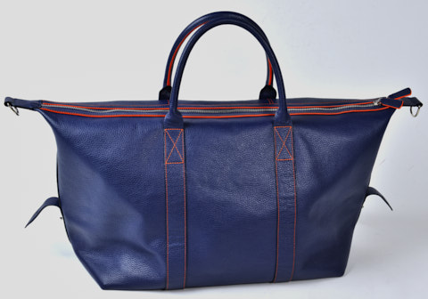 The Von Cuba 55 folds out to an expanded shopping bag or beach bag.