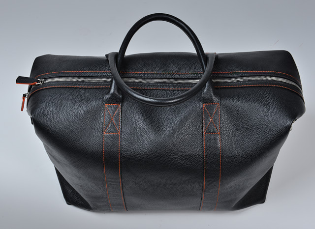The Cuba 55 expands with the assignment. Lightweight bag with lots of space if you need it.