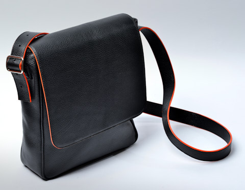 The Von Mini Messenger in black calfskin. 