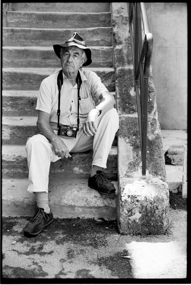 René Burri (1933-2014) was a Swizz photographer working with Magnum Photo. He was adopted in the Leica Hall of Fame in 2013. His wecond wife Clotilde Blanc-Burri worked on his archives for Musée de l'Élysée after he passed. 