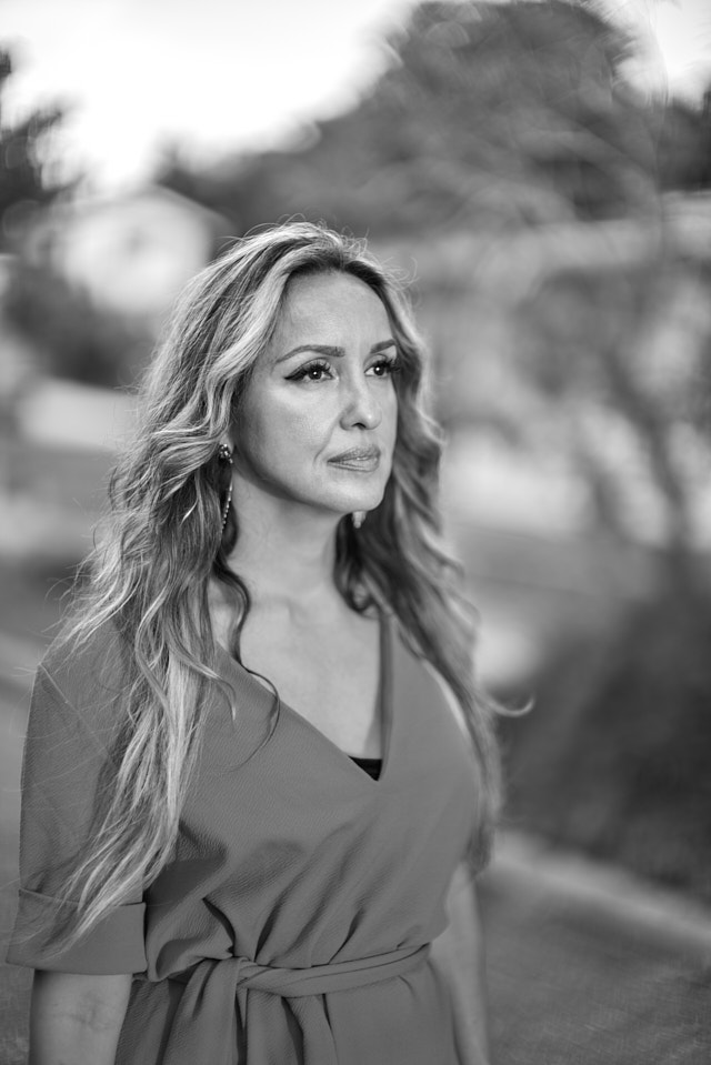 Ms. Layla Bego. Leica SL2 with Leica 50mm Noctilux-M ASPH f/0.95. © Thorsten Overgaard
