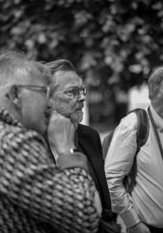 Thorsten Overgaard with workshop students. Photo by Oliver Osswald.