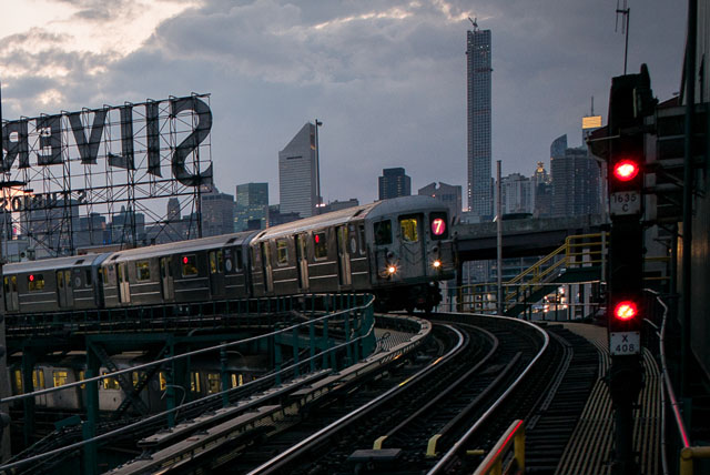 Birgit Krippner, Seven Trains, New York 2015. Leica M 240.