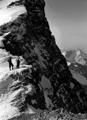 Dr. Paul Wolff snow mountains (1930)