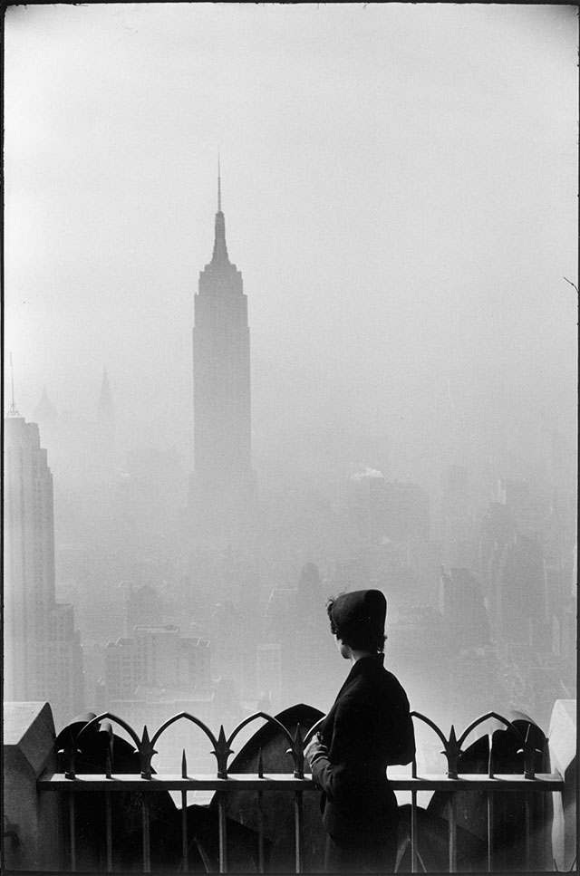 Another classic photo by Elliott Erwitt (1928-2023) taken also in 1955 is "Empire State Building".