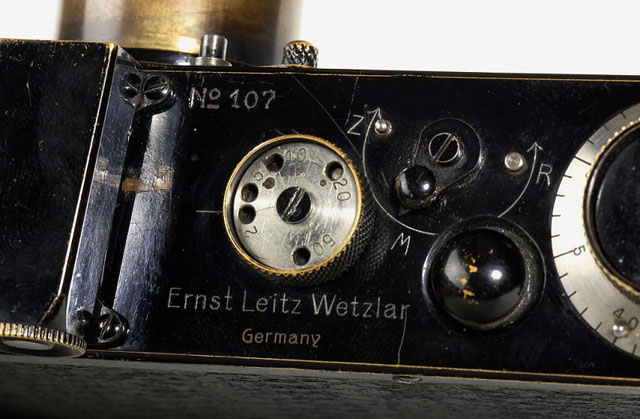 The top plate of the Leitz 0-series Number 107 with the "Germany" engraved.