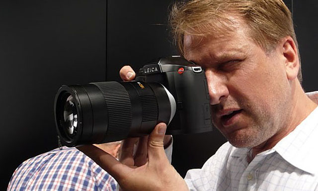 Leica S2 and 180mm APO-Elmar-S at Photokina 2008 (photo courtesy David Farkas)