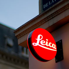 Leica reviews by Thorsten Overgaard. LEICA = LEItz CAmera. Founded 1849 in Wetzlar, Germany. Leica logo in photo by Thorsten Overgaard