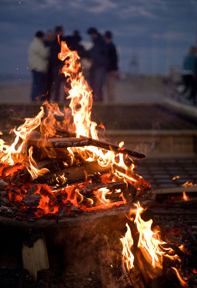 Campfire in Arhus, Denmark. Leiac M9 with 90mm Summarit-M f/2.5. © Thorsten Overgaard.