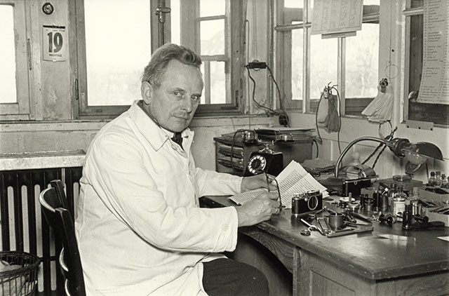 Oskar Barnack in the office.