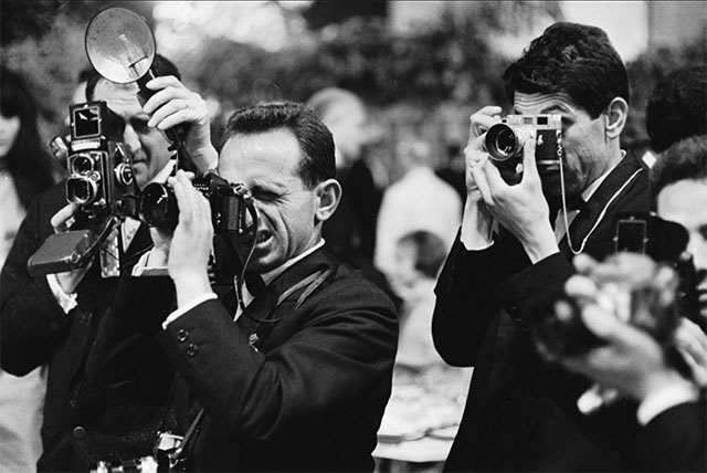 By the 1970's professional photographers used all sorts of camera systems, not mainly Leica cameras anymore. © Paul Schutzer/LIFE.