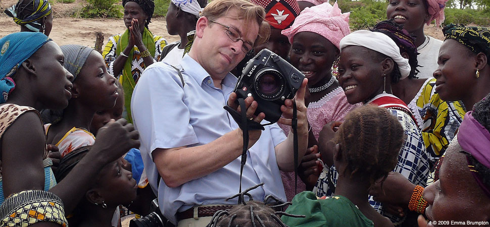 Thorsten Overgaard in Burkina Faso with the Leica R9 and DMR Digital Back, 2006. Photo by Emma Brumpton.